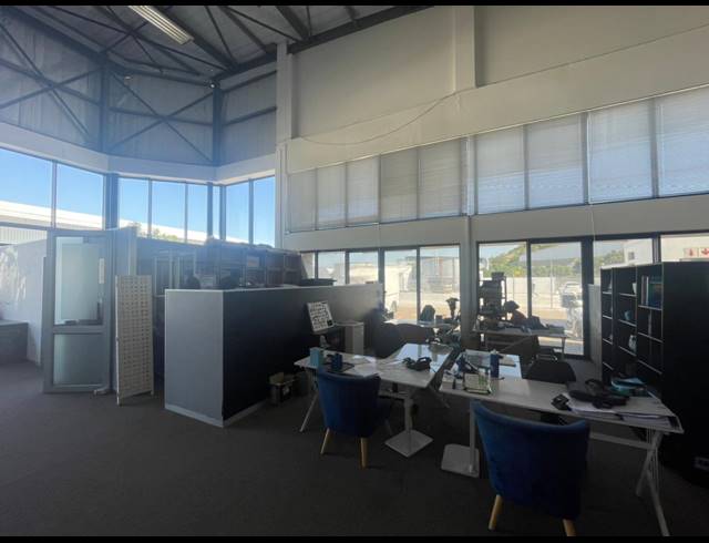 589M² WAREHOUSE TO LET IN RIVERHORSE VALLEY